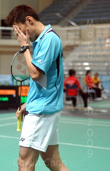 Lee Chong Wei looking disappointed